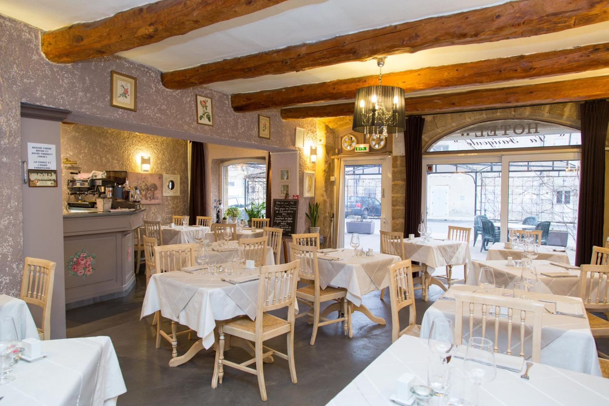 Logis Hotel Restaurant La Farigoule Sainte-Cécile-les-Vignes Exterior foto